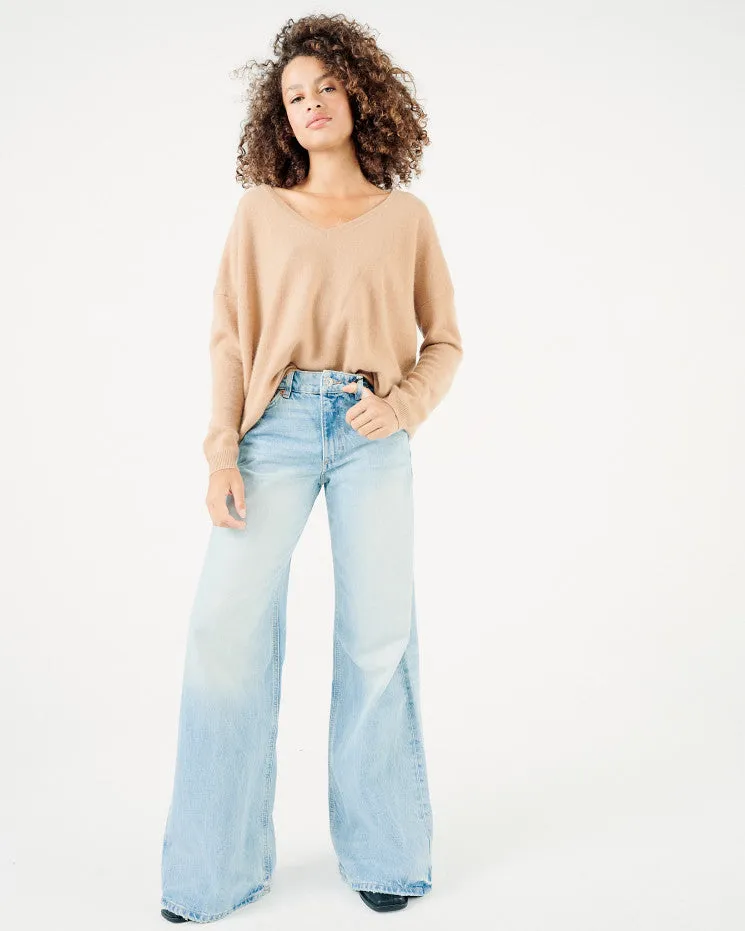 Angèle 100% Cashmere Oversized V-Neck Sweater - Camel